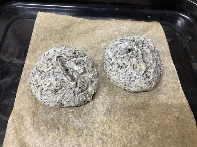 黒胡麻米粉パン完成