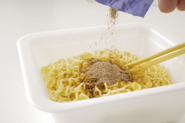 人工添加物が多いカップ麺