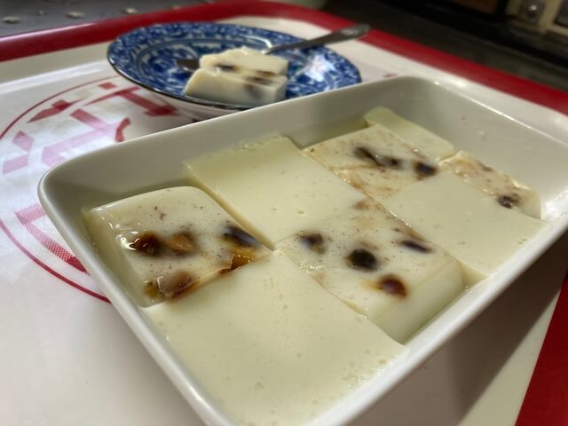 簡単で美味しいデーツ入り豆乳寒天