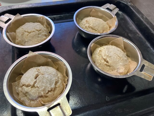 プルーン入りそば粉マフィン焼き上がり