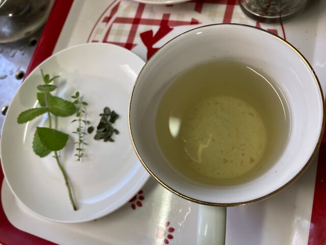 エキナセアをブレンドしたハーブティー