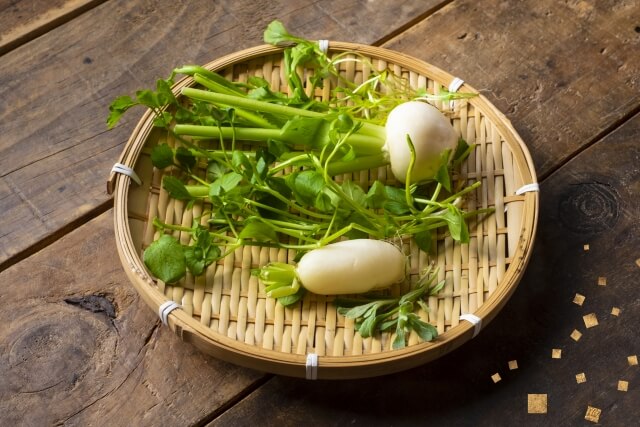 【保存版】七草粥の由来から美味しいレシピと副菜!薬剤師主婦が教える胃に優しい献立ガイド
