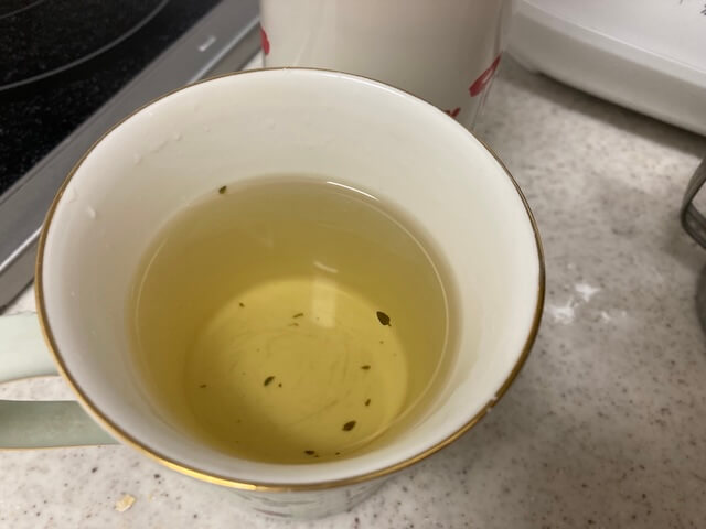 レモンタイムと乾燥しょうがなどのブレンドハーブティー