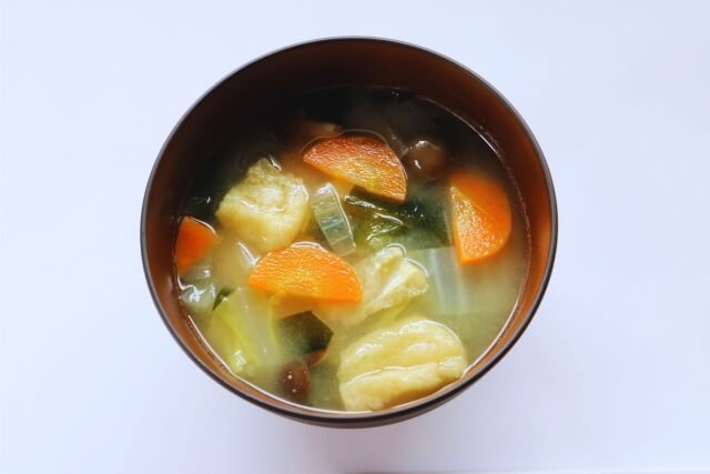 野菜たっぷり味噌汁