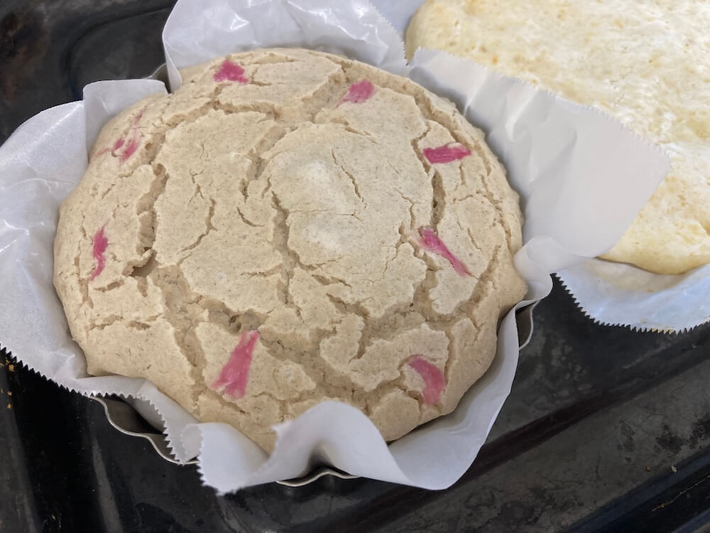 桜の花入りケーキ