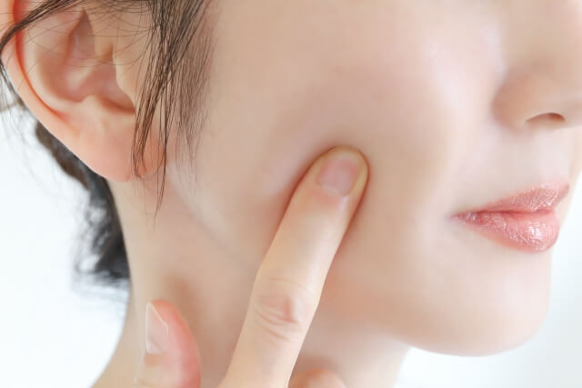 スベスベ肌の女性