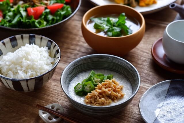 納豆など和食風景